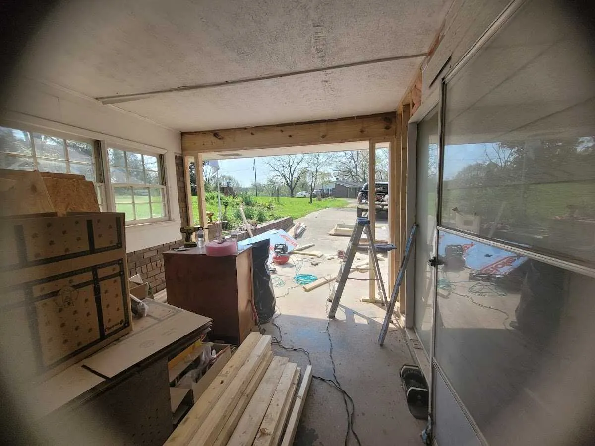 Air movers and dehumidifier for Water Mitigation Services in Callaway